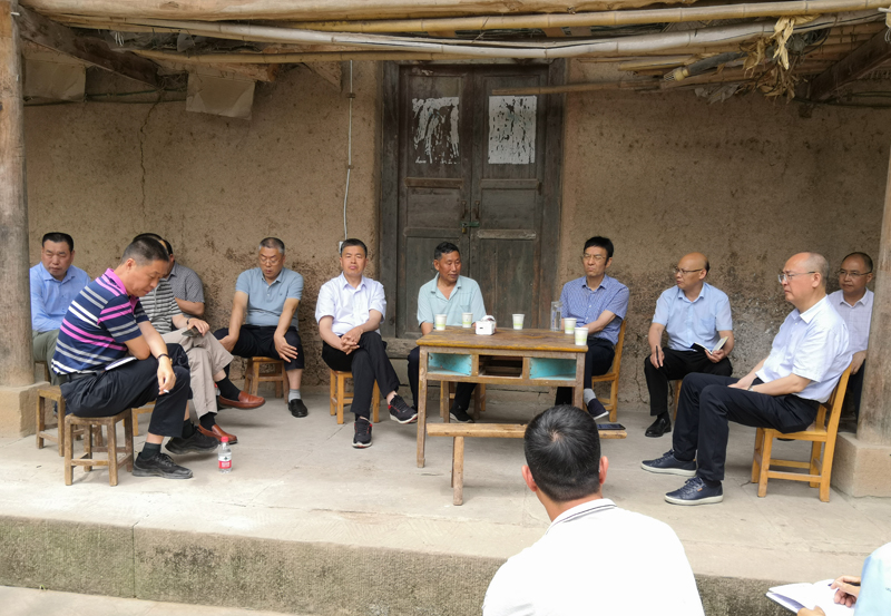 邓光志深入苍溪县白山乡调研脱贫攻坚工作