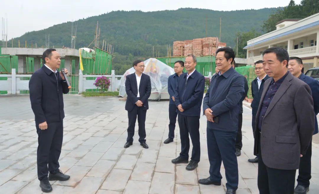 我市组织部分省、市、区人大代表赴利州区调研历史遗留问题化解、债务化解工作