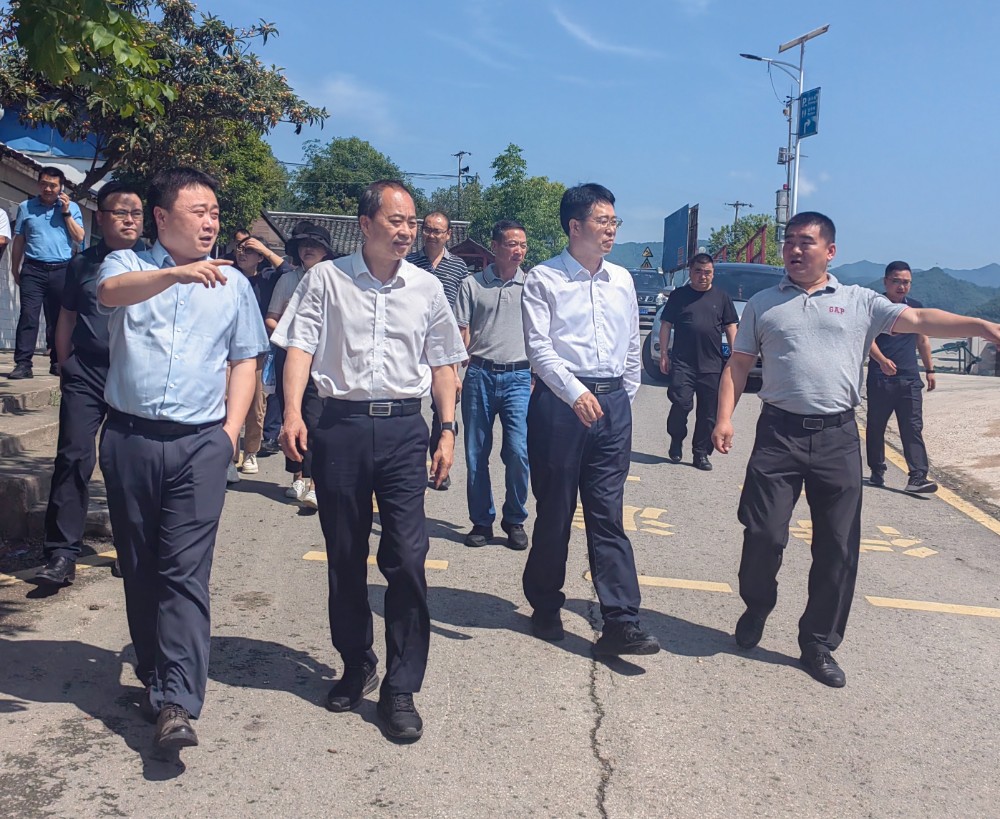 市人大常委会赴利州区开展《中华人民共和国长江保护法》和《广元市白龙湖亭子湖保护条例》执法检查