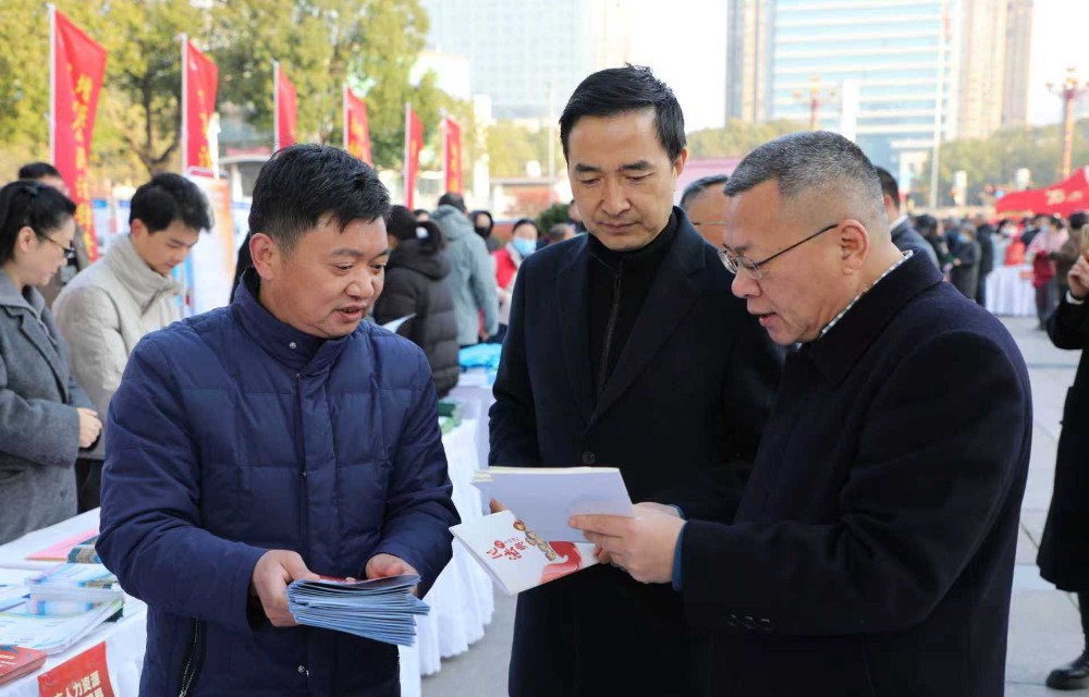 2025120518024002.jpg 微信图片_20251205154852_1490_254.jpg