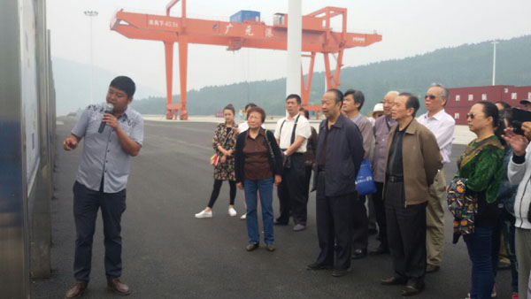 市人大常委会机关组织离退休老党员、老干部赴昭化区参观考察