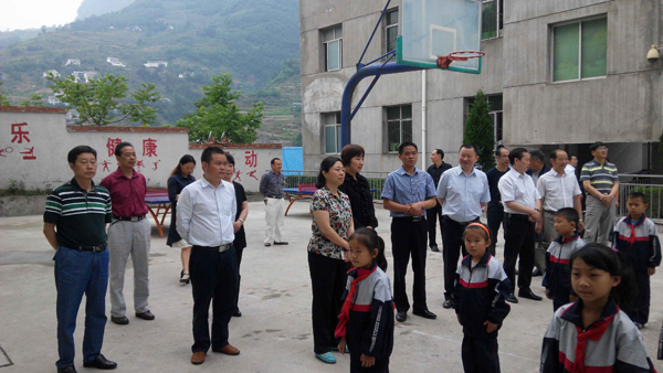 市人大常委会副主任武斌带队视察我市特殊教育提升计划实施情况，强调：坚持政府主导  突出特教特办 加快提高我市特殊教育发展质量和水平