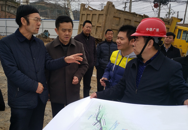 邓光志调研我市西二环一期道路工程建设项目情况