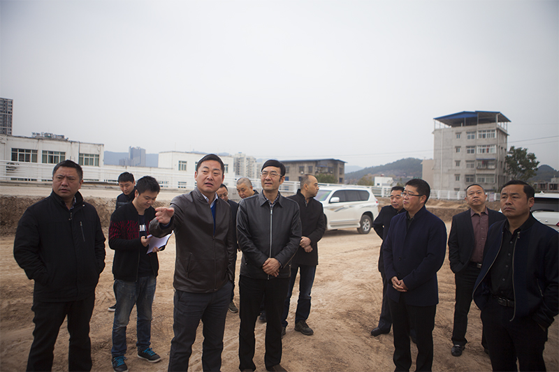 邓光志调研西二环一期道路工程时强调营造良好施工环境加快推进工程建设
