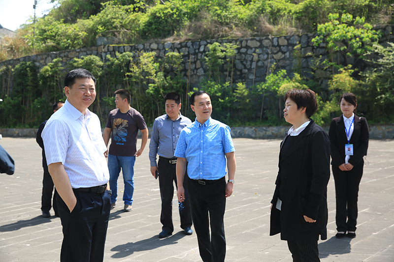 广安市人大常委会副主任席世洪率队考察广元市干线公路建设 