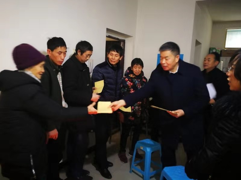 市人大常委会副主任田中文走访慰问库区移民群众